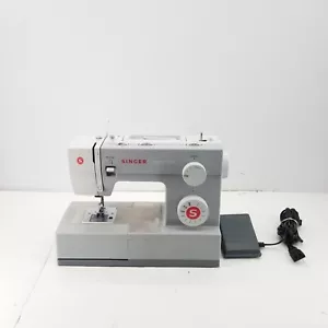 Singer 4411 Heavy Duty Sewing Machine EXCELLENT condition With Manual Free Ship - Picture 1 of 16