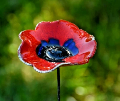 陶瓷花园装饰 - 罂粟花草坪桩 - 户外雕像 H 45 厘米 — 第 1/4 张图片