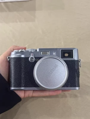 Fujifilm X100 12.3MP Silver Digital Cam APS - C CMOS EXR 4x Zoom Fully Working - Image 1 of 4