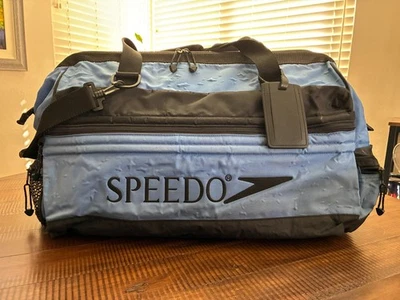 Bolsa de lona Speedo grande de nailon tiene ¡MUCHO! Foto 1 de 4