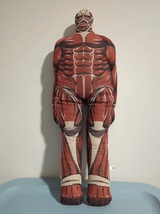 Muñeca Almohada Colosal Attack On Titan *Rara* 23" - Imagen 1 de 7