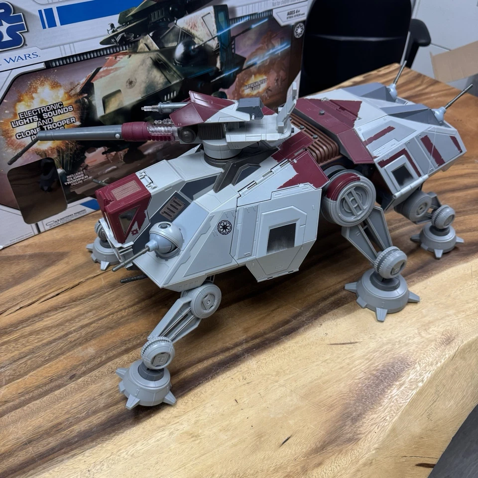 Star Wars Clone Wars AT-TE All Terrain Tactical Enforcer 95% Completo CON CAJA Foto 1 de 4
