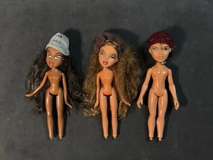 Vintage 2015 Bratz Dolls Lot of 3,2 Dolls Marked W/ 2001 Used No Feet or Clothes - Picture 1 of 13