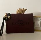🐼🌷 Coach C3387 🐼🌷 Turn lock Pouch Horse & Carriage Card Wristlet Bag 🐼 W1