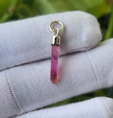 Colgante de plata de ley 925 con piedras preciosas de turmalina cruda rosa natural, regalo para ella Foto 1 de 4