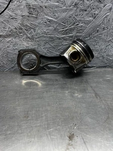 Mercedes C E class Sprinter W204 W212 W639 2010-2015 2.1 piston and conrod 65100 - Picture 1 of 4