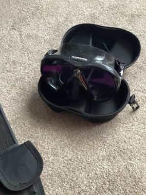 ATOMIC  AQUATIC  DIVE MASK AND ATOMIC  FINS SIZE 9 -10 AND DIVE BAG  BEAUTIFUL x - Image 1 of 4