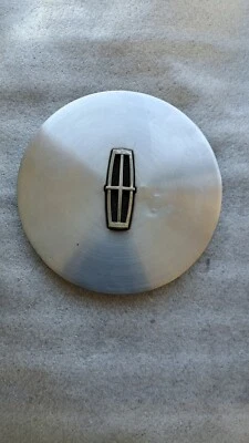 1995 - 1997 Lincoln Continental Center Cap Factory OEM Hub Cover - Image 1 of 2