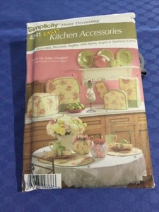 Simplicity Paper Sewing Patten Kitchen Accessories Pattern is in Used condition - Picture 1 of 2