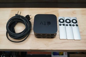 Apple TV 3ª generación + 2ª generación + 3 controles remotos + 2 cables de alimentación A1427 / A1378 - Imagen 1 de 3