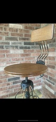 Antigua silla de oficina americana temprana de hierro fundido y madera toda original Foto 1 de 4