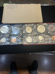 1962-P&D U.S. Mint 10 Coin Uncirculated Set - Picture 1 of 15