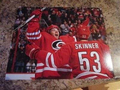 FOTO MATE FIRMADA 8x10 por Elias Lindholm Carolina Hurricanes (B) Foto 1 de 2