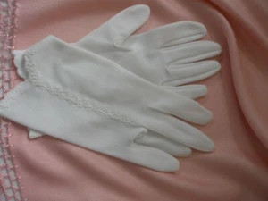 Guantes blancos medianos vintage de nailon tela elástica ribete floral años 40 para mujer - Imagen 1 de 10