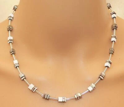 zart edel Halskette Würfel Cube Hämatit Quadrat Strass weiß silber 518f - Bild 1 von 4