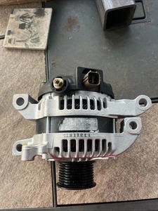 Alternador Toyota Sequoia 150 Amp 2008-2022 - Imagen 1 de 6