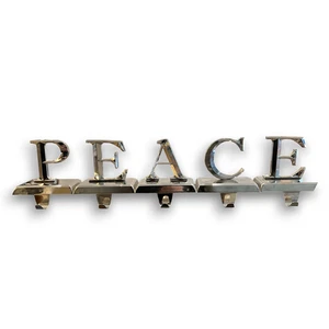 Portacalza Natalizio Argento Mantello Forma Lettera "PACE" Base Ponderata - Foto 1 di 10