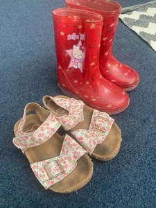 Girls Hello Kitty wellies size 4 + floral sandals size 3 1/2- (20-21) - Picture 1 of 4