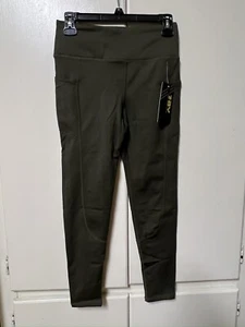 NWT Womens Capri Leggings Soft Stretch Workout Fitness Crop Yoga Pants Small - Picture 1 of 5