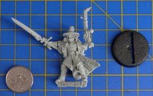 W40K Imperial Guard Witch Hunter Inquisitor Inferno Pistol & Powersword Finecast - Picture 1 of 3