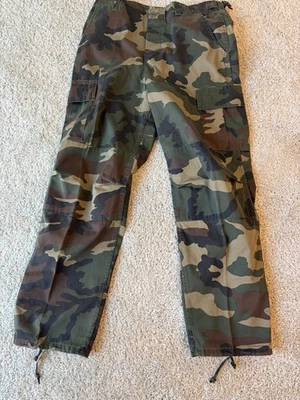 VTG Winchester Hunting Pants Mens 36X31 Woodland Camo Cargo Pants - Image 1 of 4