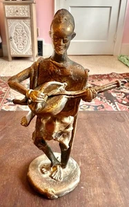 Vintage Skulptur: Bronzestatue aus Mali: Musiker mit Kora - Bild 1 von 6