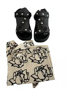 Freda Salvador Damen-Sandalen Nieten Adair schwarze Riemchen Größe 8 425 $ - Bild 1 von 6