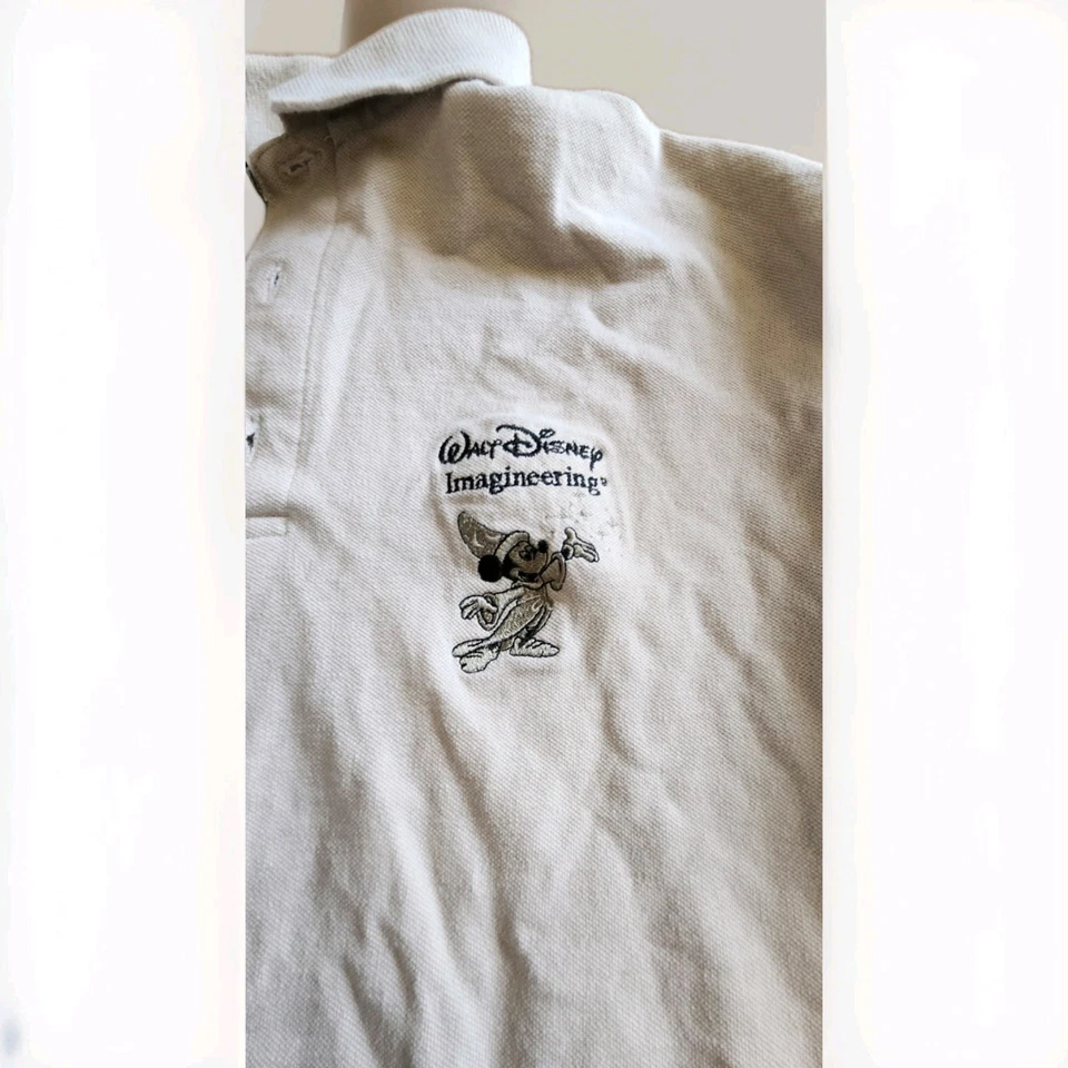 Camisa Polo Disney Imagineering Empleado Hechicero Mickey, Talla Grande, Blanca Foto 1 de 4