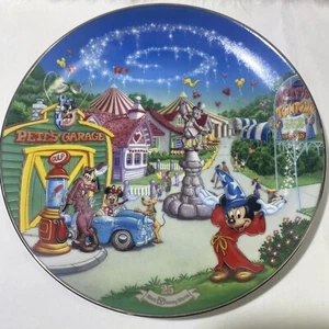 DISNEY WORLD 25th Anniversary MICKEY’S TOON TOWN FAIR PLATE Bradford Exchange - Picture 1 of 6