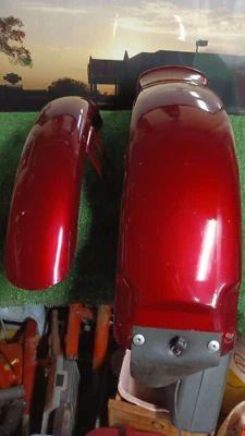 Juego guardabarros Harley Davidson Softail 84-99 OEM rojo Foto 1 de 4