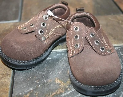 r- SHOES BABY SZ 2 BR LEATHER LOAFERS JUST LIKE THE BIG BOYS - Image 1 of 2
