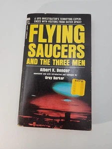 Vintage 1968  FLYING SAUCERS AND THE THREE MEN  Albert K Bender 1st print - Imagen 1 de 9
