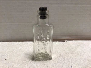 Druggist Bottle Everett and BARRON CO Providence Rhode Island - Picture 1 of 7