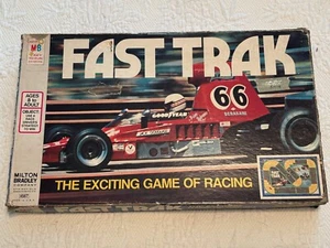 Vintage Milton Bradley Fast Trak Brettspiel KOMPLETT! Tri-Fold Board & Indy Cars - Bild 1 von 9