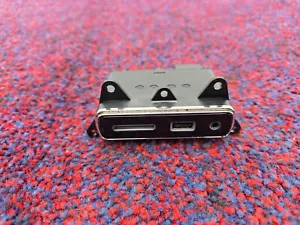 DODGE DURANGO R/T 14-17 OEM CONSOLA CENTRAL AUX USB TARJETA SD PUERTO CONCENTRADOR ENCHUFE - Imagen 1 de 2