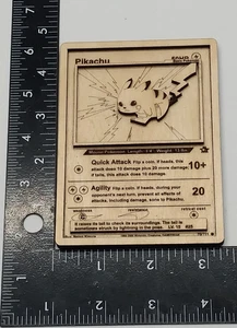 Pikachu | 3D Holzschnitt Pokemon Karte mit Ständer | 4,5" x 3,25" | Art / Geschenk - Bild 1 von 5