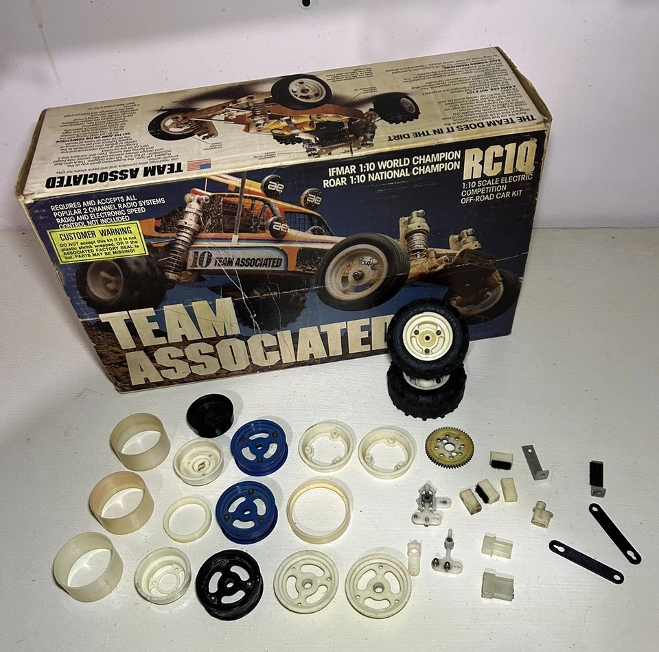 Rc VINTAGE Car TEAM ASSOCIATED RC10 GOLD PAN A STAMP BUGGY Parts Lot Rare - Image 1 of 4