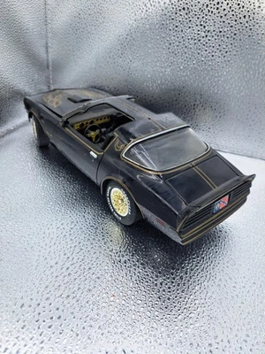 Pontiac 1977 transmisión automática coche de metal. Smokey And The Bandit. Ha sido conducido duro.  Foto 1 de 4