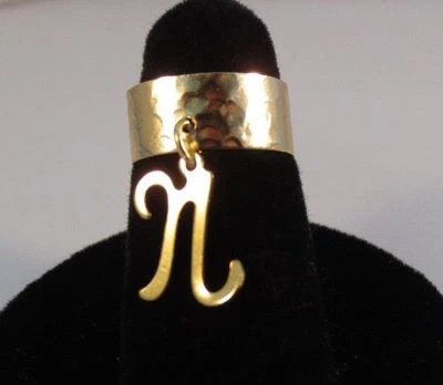 14KT Vergoldet Lang Anfangsbuchstabe N Zehen Ring IN Gehämmerte Ring - Bild 1 von 2