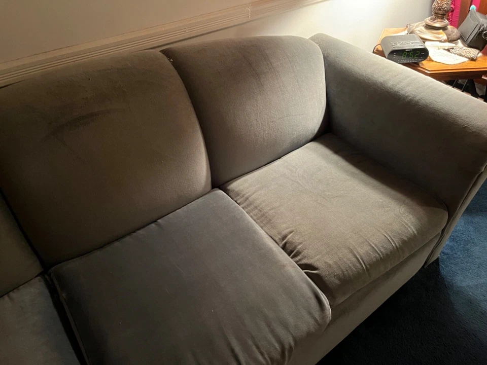 Sofá cama azul tamaño queen, necesita colchón nuevo, en buen estado Foto 1 de 4