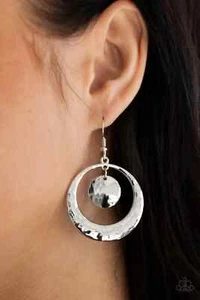 Paparazzi ROUNDED RADIANCE silver earrings - Picture 1 of 2