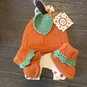 Little Me Mütze und Stiefeletten mit Kürbismotiv 0-6 Monate Baby Neu - Bild 1 von 6