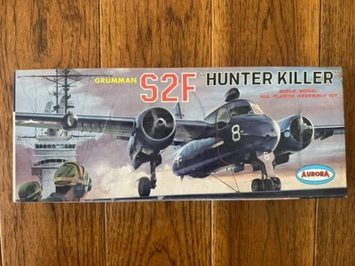 KIT MODELO VINTAGE 1963 AURORA GRUMMAN S2F TRACKER HUNTER KILLER N°. 145 - Imagem 1 de 4