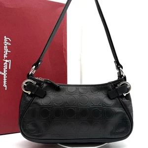 Borsa a mano Extreme Ferragamo monospalla Gancini in pelle nera - Foto 1 di 9