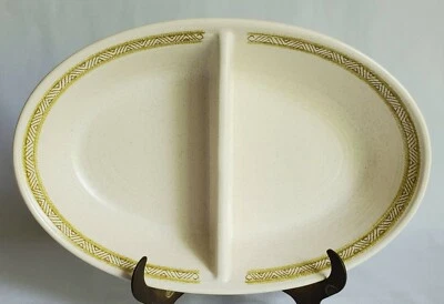 Plato de servir dividido verde franciscano Hacienda Foto 1 de 4