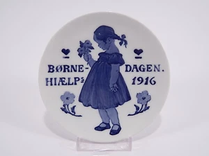 Royal Copenhagen Plate Children's Day 1916 - Picture 1 of 2