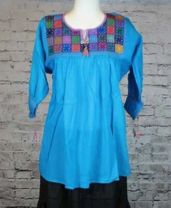 Kleine aquamarin handgefertigte mexikanische Rokoko Bluse Oaxaca 100 % Baumwolle handbestickt - Bild 1 von 5