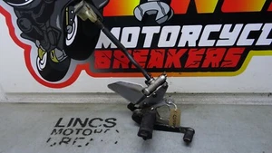Cilindro de freno trasero con clavija trasera derecha Suzuki GS500 K3 2003 GS1726 - Imagen 1 de 4