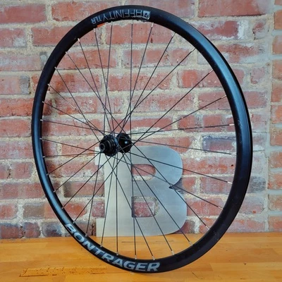 Rueda delantera Bontrager Affinity TLR 700C 100x12 mm eje pasante 28h disco Centerlock Foto 1 de 4