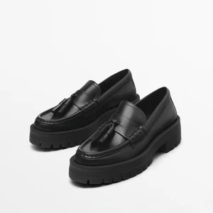 Massimo Dutti Damen Leder Quaste Slipper Halbschuhe Plateau flache Sohle schwarz - Bild 1 von 5